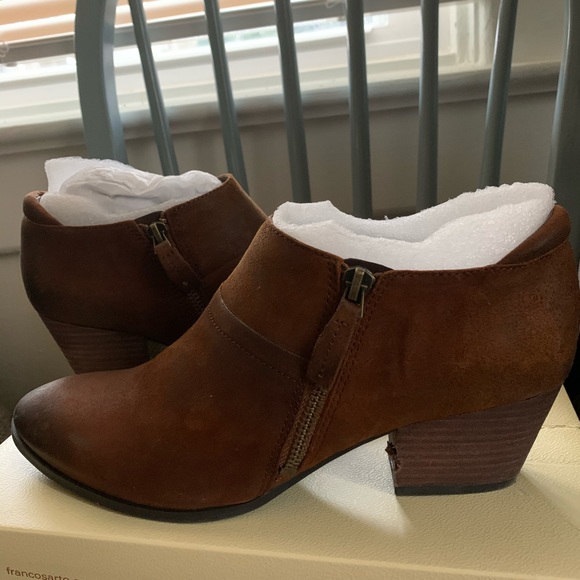 Like new brown booties - Picture 5 of 7